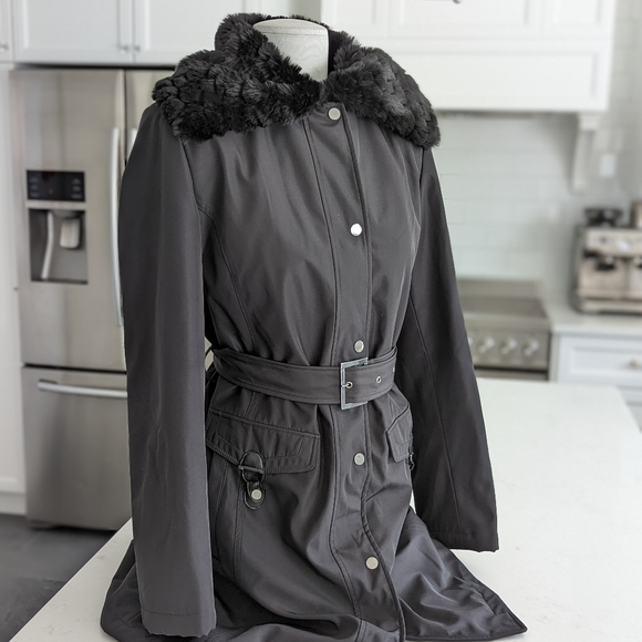 Beautiful Simon Chang Spring/fall jacket - Picture 3 of 9